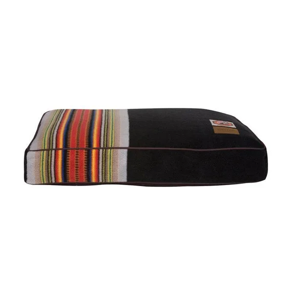 Pendleton Small Rocky Mountain Pet Bed