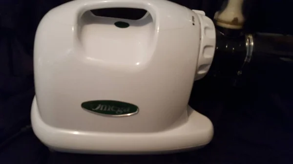 Omega 8004 Nutrition System Juicer