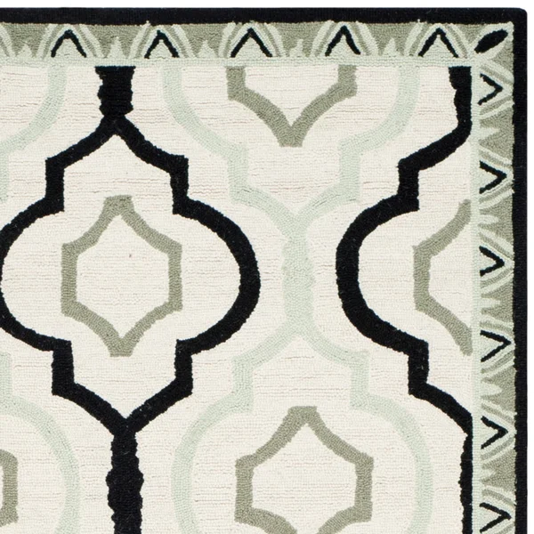 Safavieh Chelsea HK740A 6&0x22 x 9&0x22 Ivory, Black Area Rug