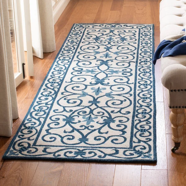 Safavieh Chelsea Ivory & Gold Area Rug, White