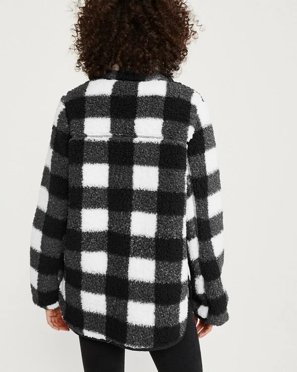 Abercrombie & Fitch Women's The Essential A&F Sherpa Fleece in White and Black Check - Size XS