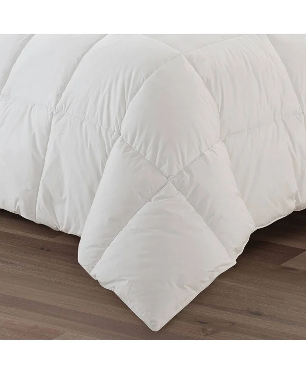 AC Pacific Luxury Goose Down Medium Warmth Comforter - Queen - Medium bei