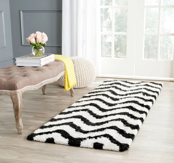 Safavieh Barcelona Shag BSG320C Ivory, Black Rug 2&3x22 x 7& Runner