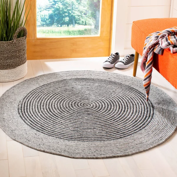 Safavieh Braided Rug Collection BRD904F - Grey, Black - 5& x 5& Round