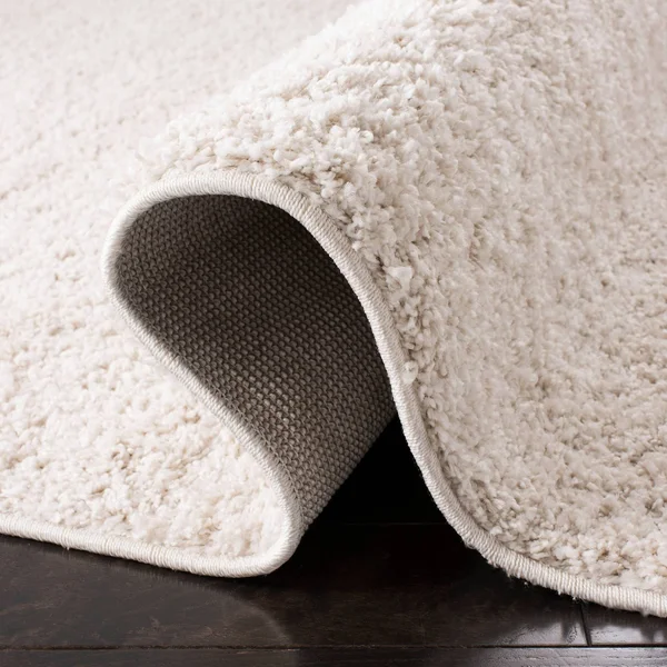 Safavieh New York Shag SG166B Ivory 4& x 6& Area Rug