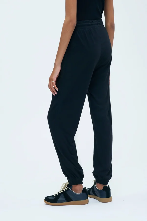 Kotn Women's Jersey Tapered Lounge Jogger - Size Small