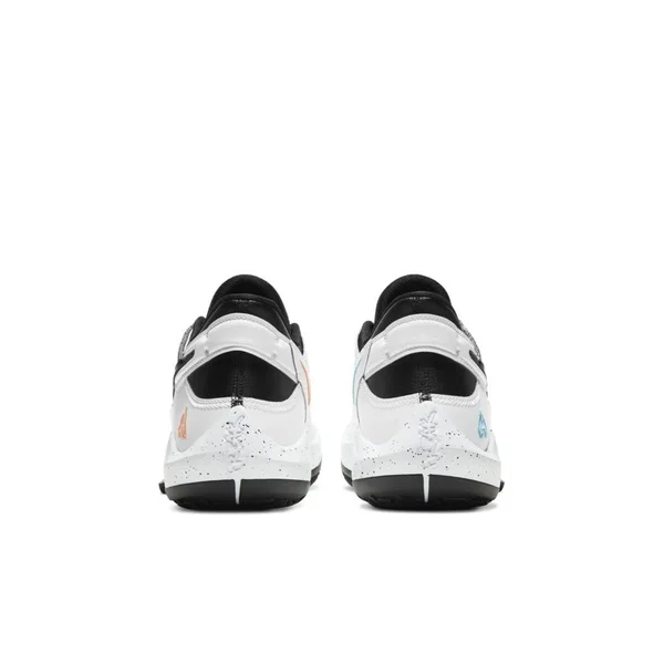 Nike Zoom Freak 2 Basketball Shoes in White/White Size 14.0
