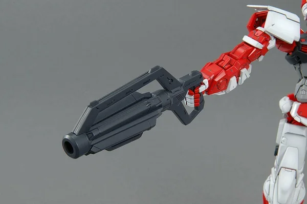 Bandai mg Gundam Astray Red Frame 1/100