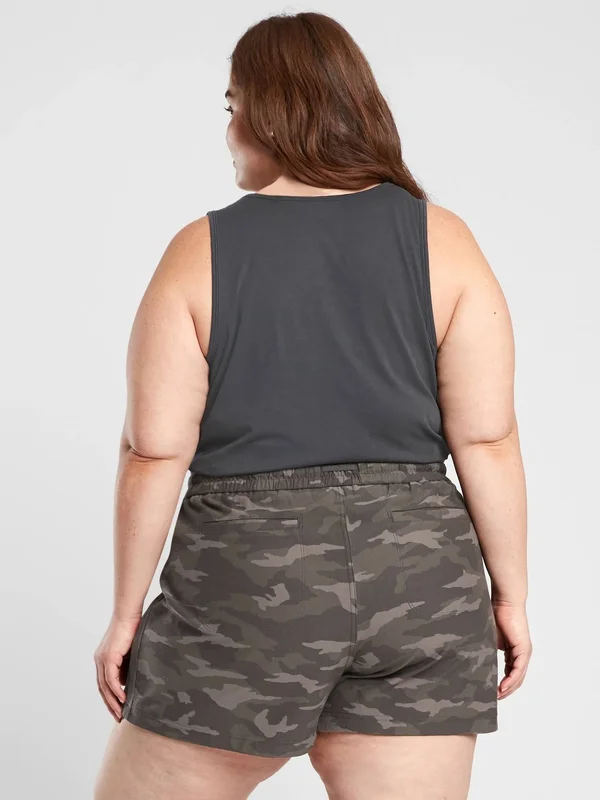 Athleta Women's Camo Farallon Short Black Olive Camo Size 16