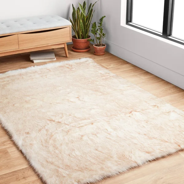 Faux Fur Ivory/ Grey Shag Rug - Ivory/Beige 10& x 13&