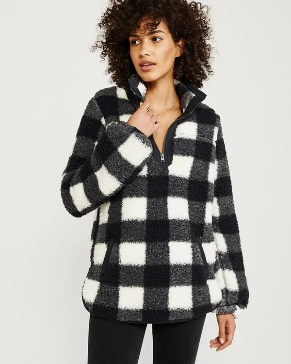 Abercrombie & Fitch Women's The Essential A&F Sherpa Fleece in White and Black Check - Size XS