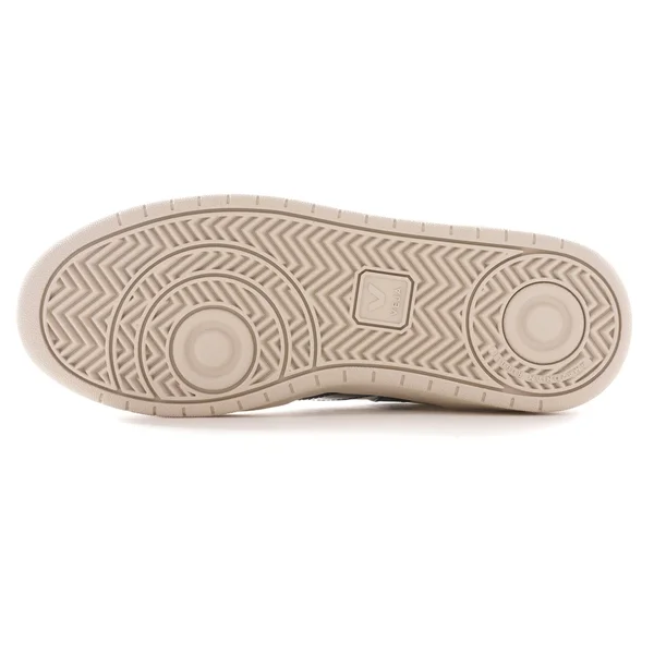 Veja V-10 Leather (White, Black)