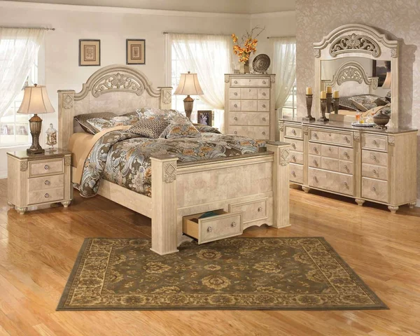 Ashley Saveaha Bedroom Mirror B346-36