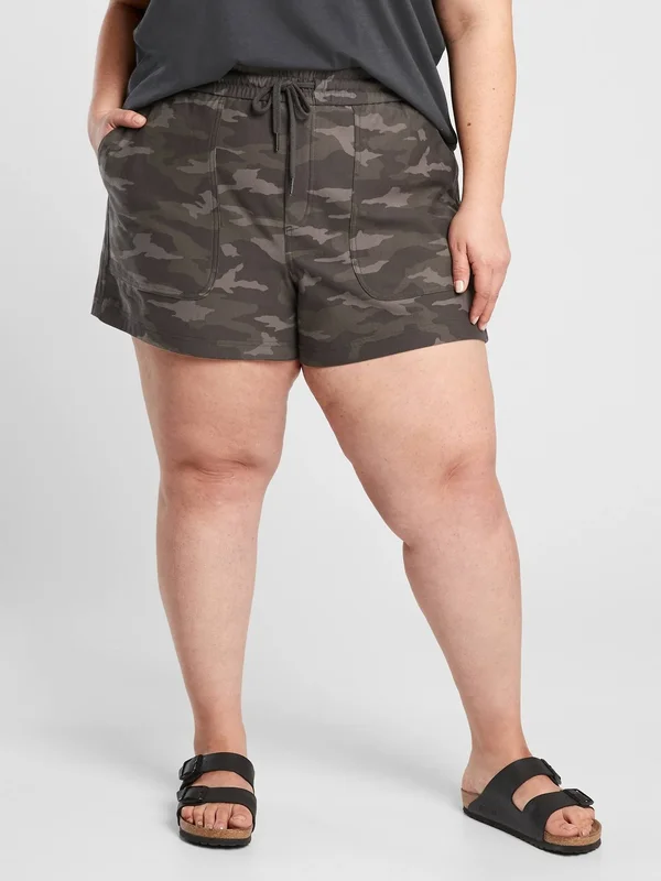 Athleta Women's Camo Farallon Short Black Olive Camo Size 16