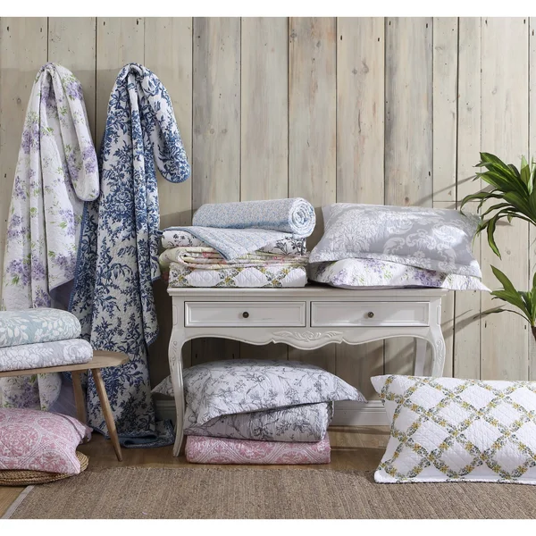 Laura Ashley Coral Coast Quilt Set King