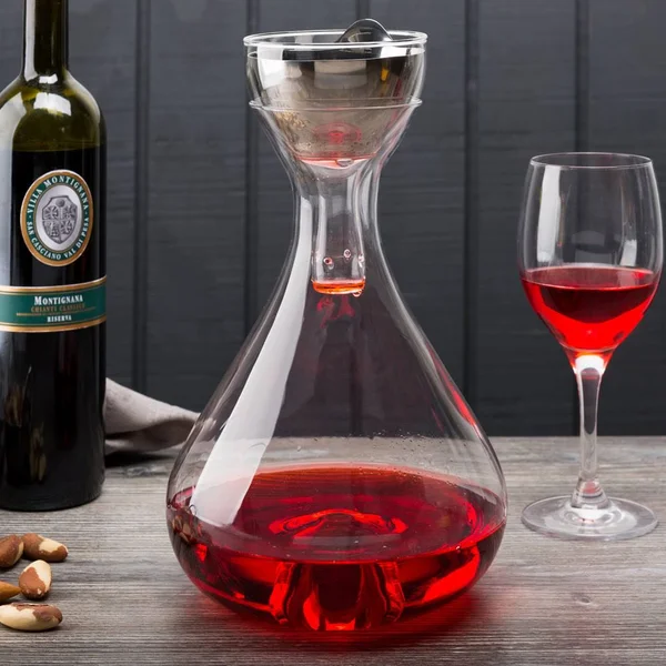 Rabbit W6600 Super-Aerating Decanter System with 48 oz. Decanter, Wine Spray Funnel, and Sediment Screen