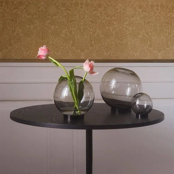 AYTM - Globe Vase - Black - Medium