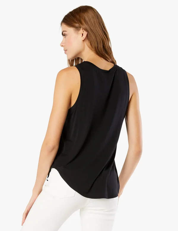 on The Down Low Muscle Tank - Beyond Yoga Black, S