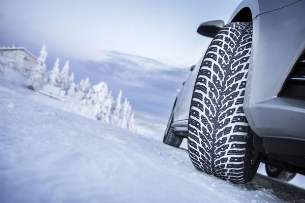 205/55R17 95T XL Nokian Hakkapeliitta 9 Studded Winter Tire