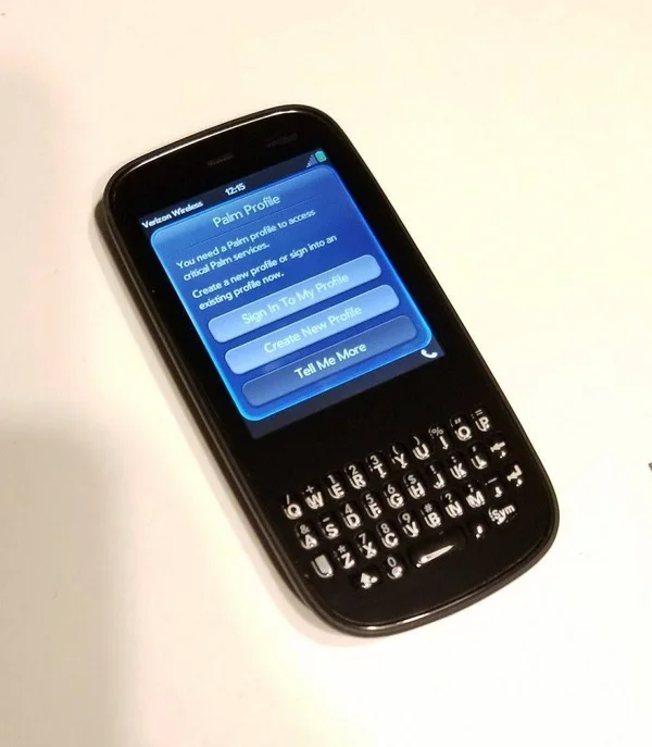 Palm Pixi Plus - 8 GB - Black - Unlocked - GSM - 4.37" x 2.17" x 0.43"