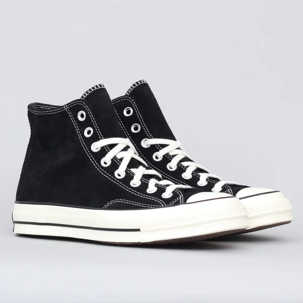 Converse Chuck 70 Suede Hi in Black - Size 6