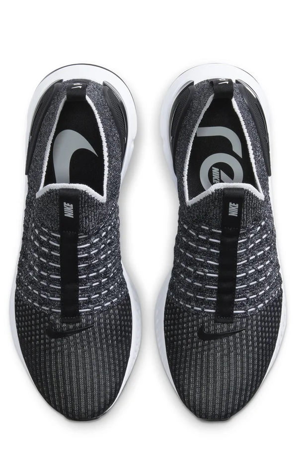 Nike Men's React Phantom Run Flyknit 2 Running Shoes, Black