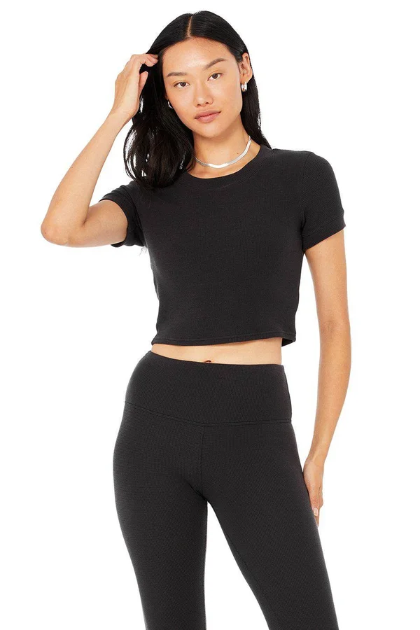 Micro Waffle Sierra Short Sleeve Top in Black - Size: Large, Alo Yoga