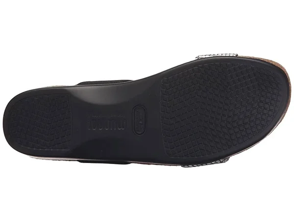 Munro Women's Pisces - White, Black Combo
