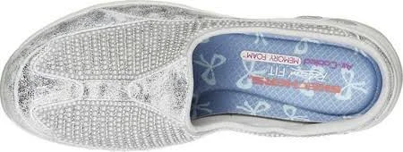 Skechers Women's Relaxed Fit Commute Time Happy as A Clam Clog, Silver