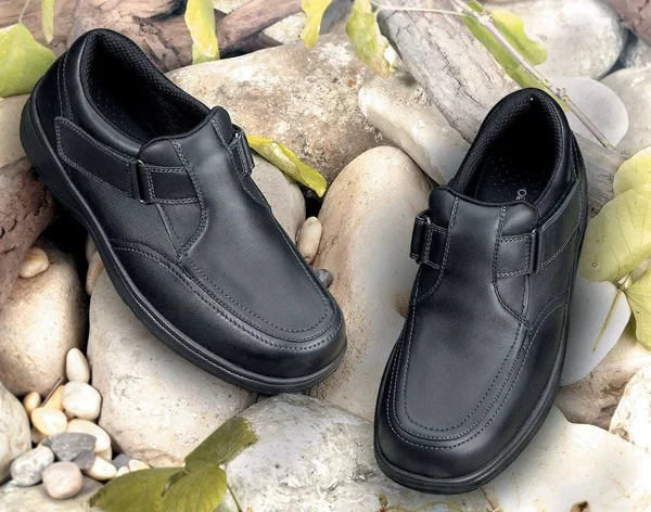 Orthofeet Men's Carnegie, Size: 13, Black Leather