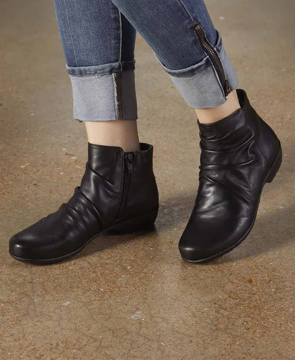 Walking Cradles Women's Esme Ankle Bootie, Size: 4.5, Black Leather