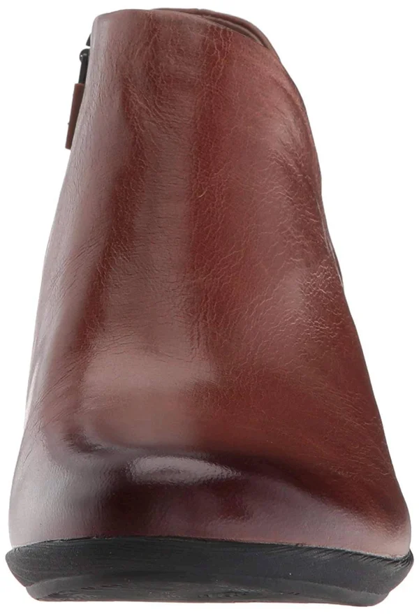 Dansko Women's Raina (39 Chestnut Calf)