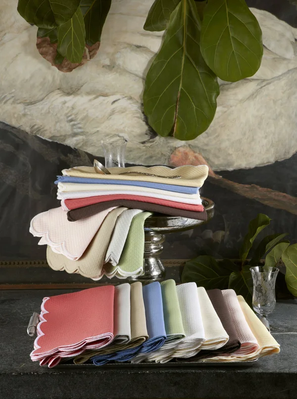 Matouk Savannah Gardens Tablecloth in Bone, Linen, 68 in W x 90 in L Oblong Size