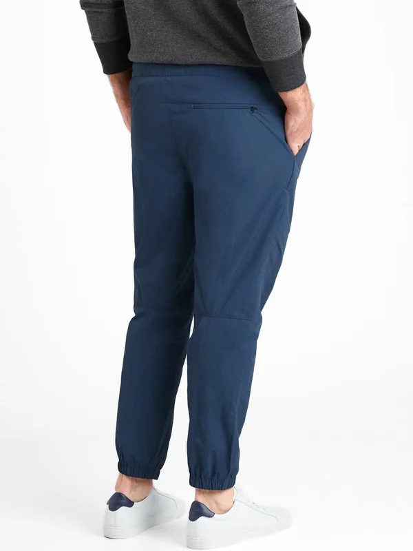 Banana Republic Men's Slim Water-Repellent Jogger Niagara Navy Size M
