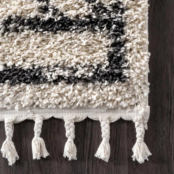 nuLOOM Mackie Moroccan Diamond Shag Off-White 6 ft. Round Rug - Beige
