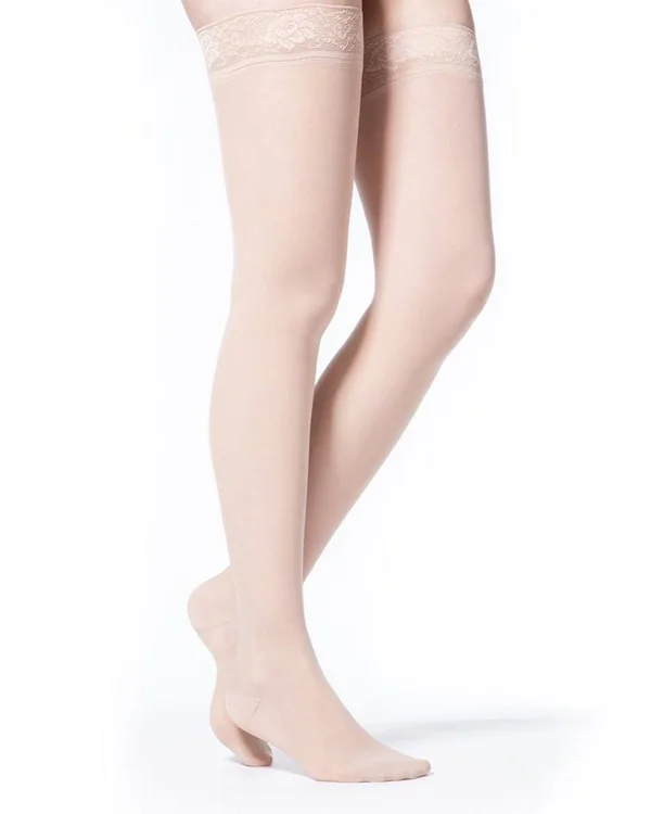 Sigvaris - EverSheer, 15-20 mmHg, Thigh High Closed Toe-Small Short