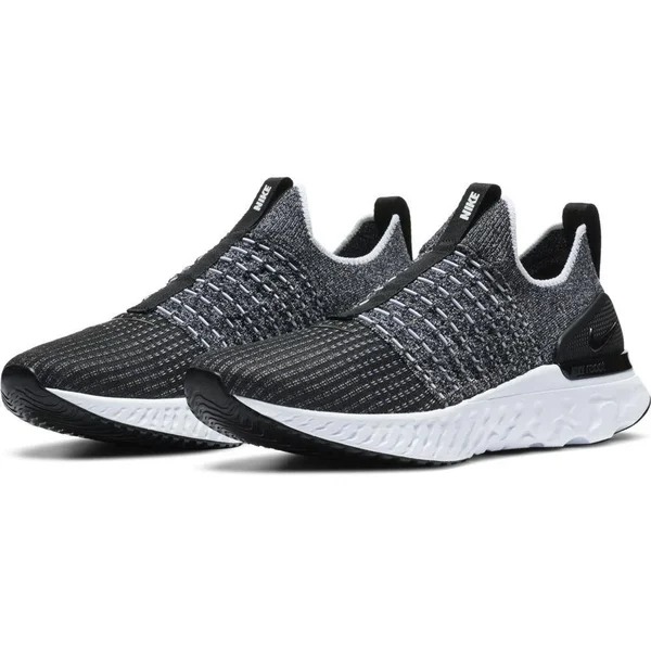Nike Men's React Phantom Run Flyknit 2 Running Shoes, Black