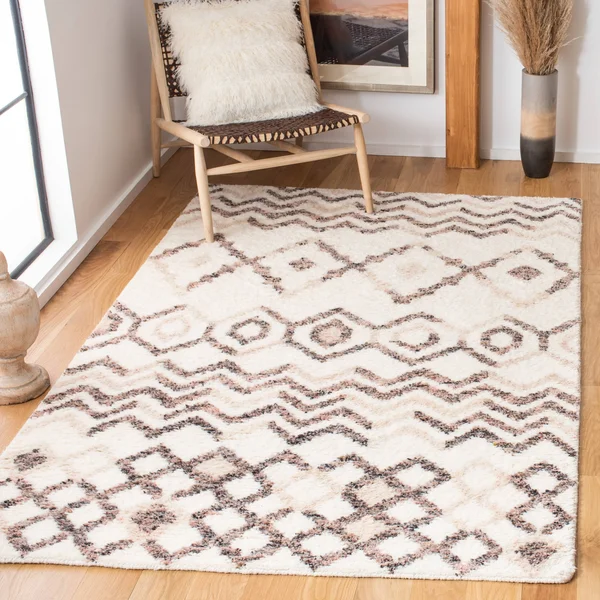 Safavieh Casablanca Rug Collection CSB528A - Ivory, Pink - 4' x 6'