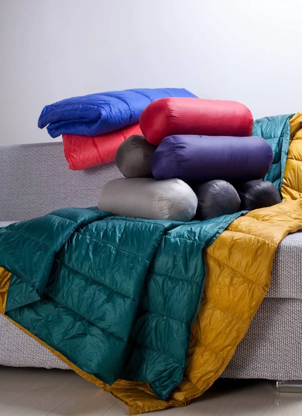 Puff Ultra Light Indoor - Outdoor Throw with Compact Travel Bag Gold