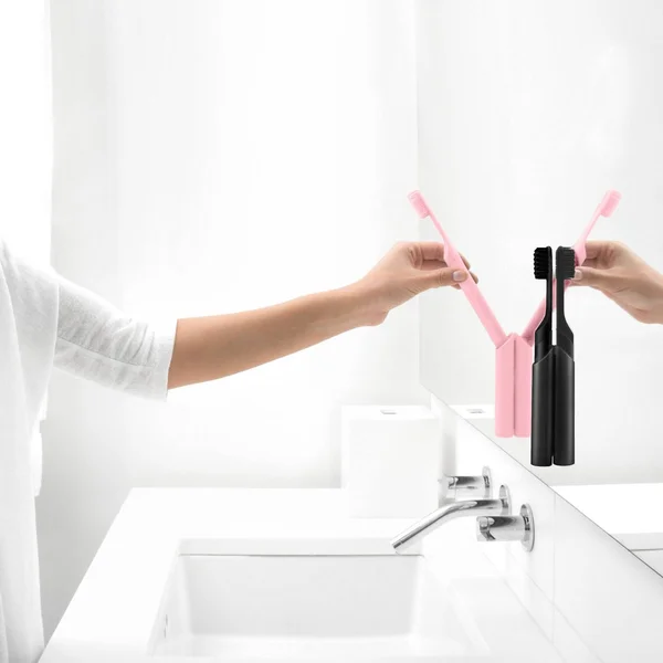 Quip Plastic Smart Electric Toothbrush Starter Kit - 2-Minute Timer, Bluetooth, Free App + Travel Case - All-White - 4ct