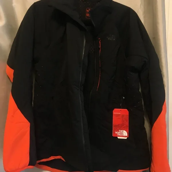 The North Face Women's Ventrix Jacket TNF Black - Fire Brick Red L