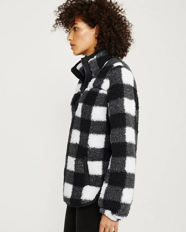 Abercrombie & Fitch Women's The Essential A&F Sherpa Fleece in White and Black Check - Size XS