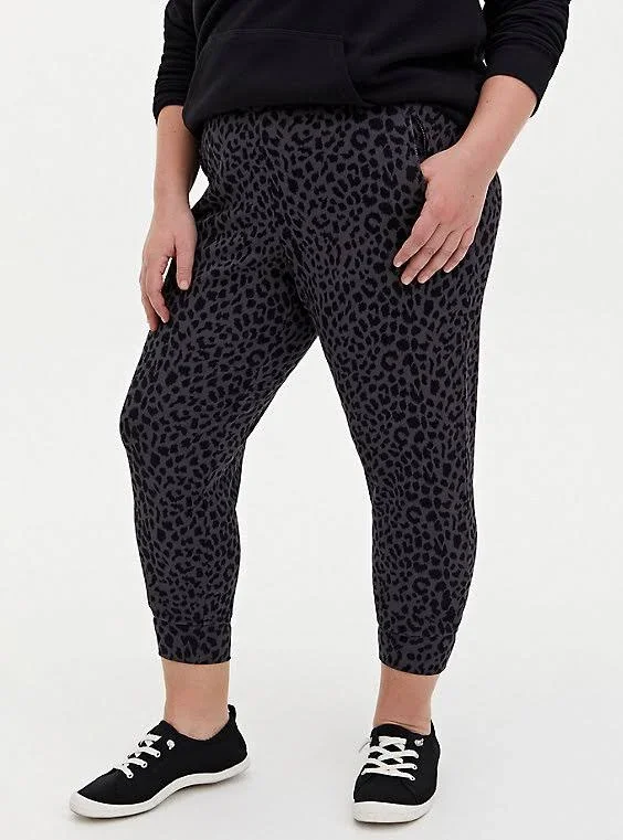 Plus Size Skinny Relaxed Fit Jogger Ponte Leopard Dark Grey in Dark Grey - Size 2x by Torrid