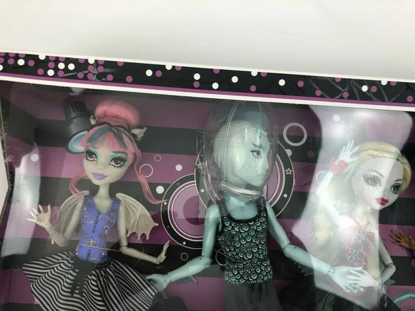 Monster High Skull Shores 5 Pack W 3 Exclusive Dolls