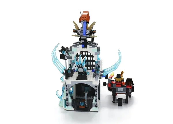 LEGO Legends of Chima 70147 - Sir Fangar&s Ice Fortress